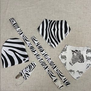 DINIXI Baby Bibs, pacifier holder, hat, toy holder